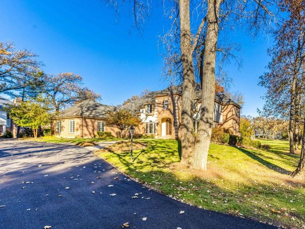 12 RIDERWOOD Road, North Barrington, IL 60010