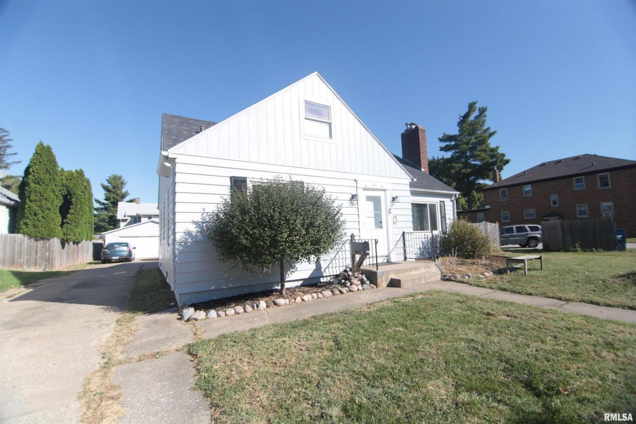 2619 12th Avenue, Moline, IL 61265 Main Photo