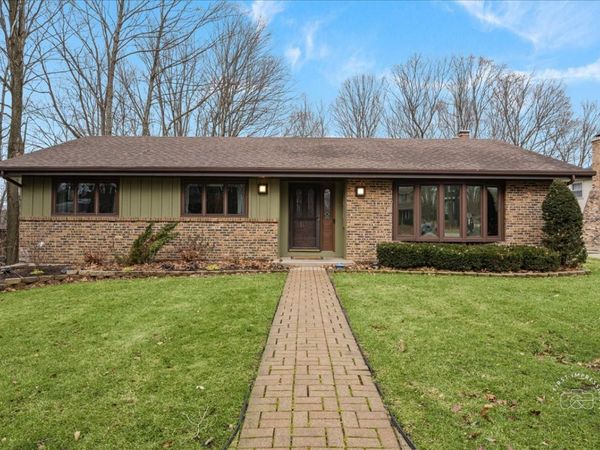 2S924 Shagbark Drive, Batavia, IL 60510