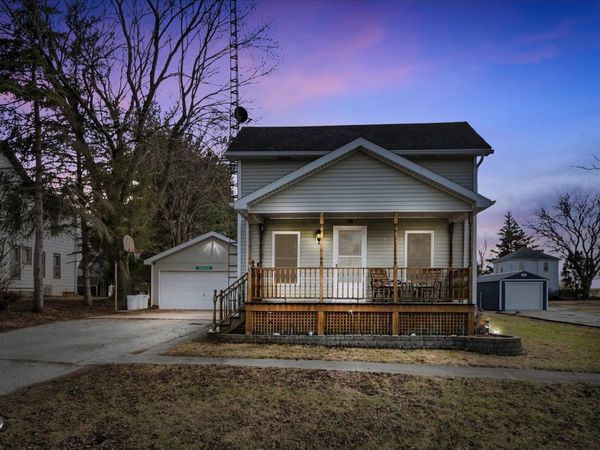 110 E Main Street , Cabery, IL 60919