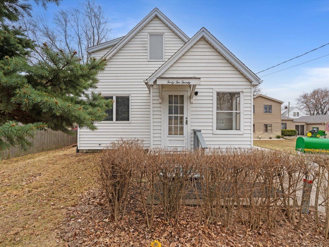 4220 18th Avenue, Moline, IL 61265 Main Photo