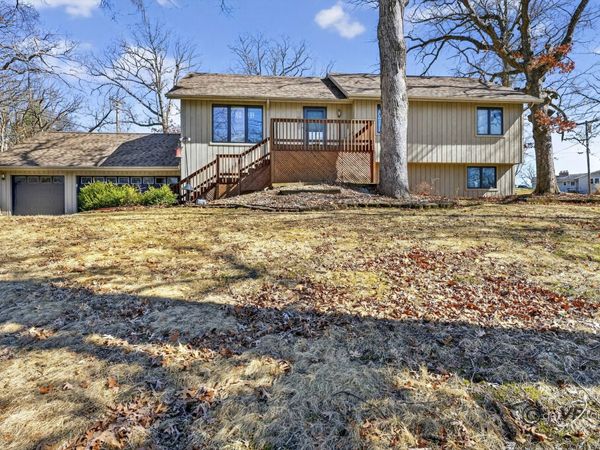 1731 S Demeter Drive, Freeport, IL 61032