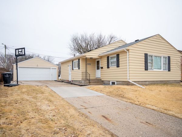 2550 26TH Street, Rock Island, IL 61201