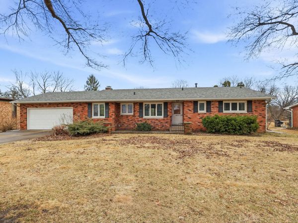 4215 W El Rancho Drive , Davenport, IA 52806