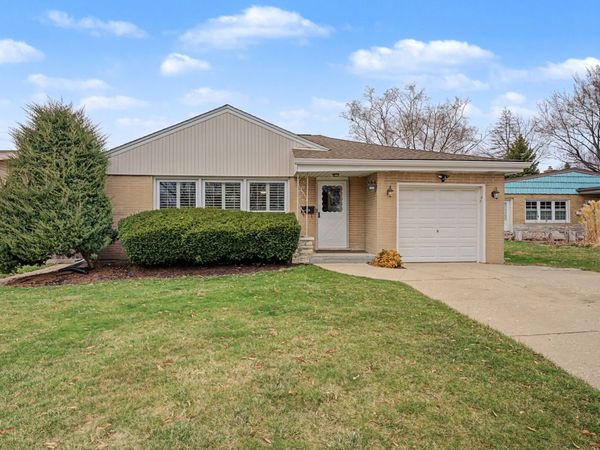 408 S Albert Street, Mount Prospect, IL 60056