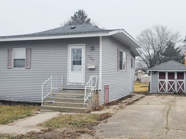 305 N Seminary Avenue, Mount Morris, IL 61054