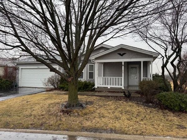 2406 STALLION Court , Grayslake, IL 60030