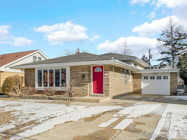 9523 S Kostner Avenue, Oak Lawn, IL 60453