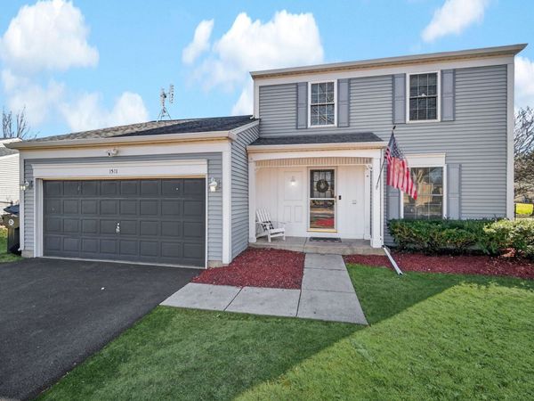 1511 Glacier Parkway , Algonquin, IL 60102