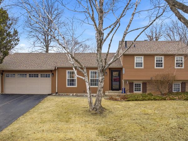 2023 Springside Drive, Naperville, IL 60565