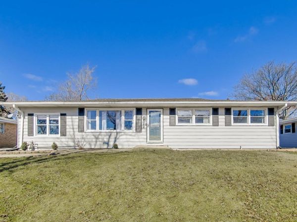 122 59th Street , Willowbrook, IL 60527