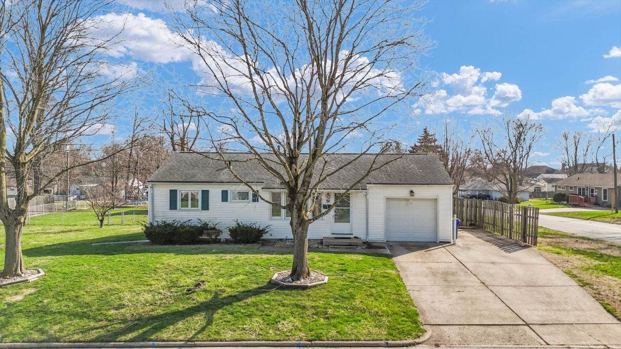 9 Glenview Drive, Decatur, IL 62521 Main Photo