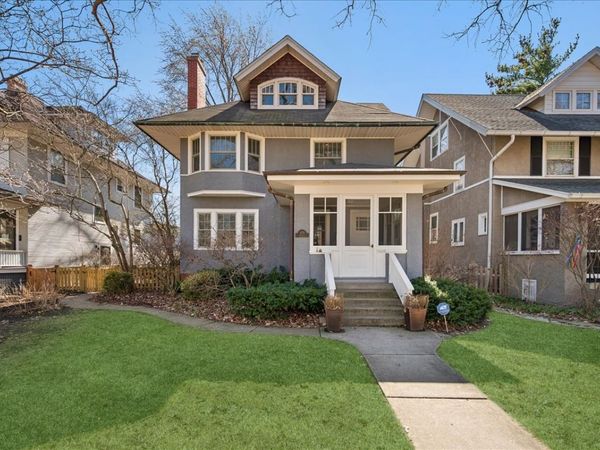 829 Elmwood Avenue, Wilmette, IL 60091