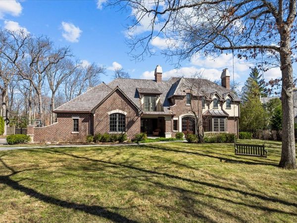 936 E Ringwood Road , Lake Forest, IL 60045