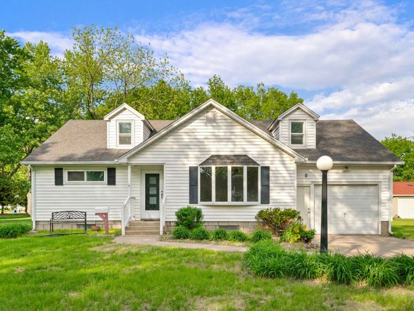 316 8th Avenue, Camanche, IA 52730