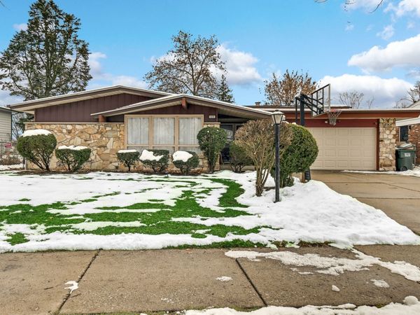 1028 W Strieff Lane, Glenwood, IL 60425