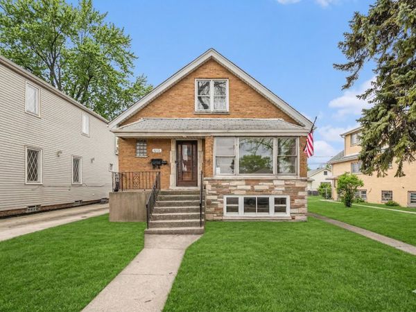 5232 S Lotus Avenue, Chicago, IL 60638