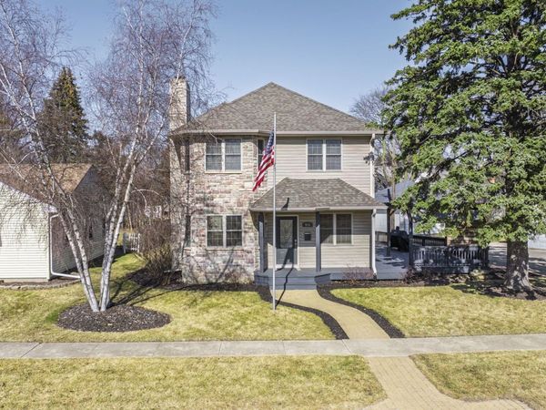 935 E Garden Street, DeKalb, IL 60115