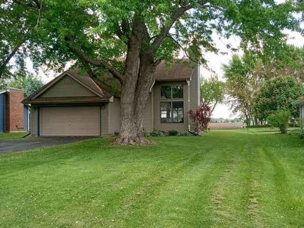 683 Lasalle Drive, Somonauk, IL 60552