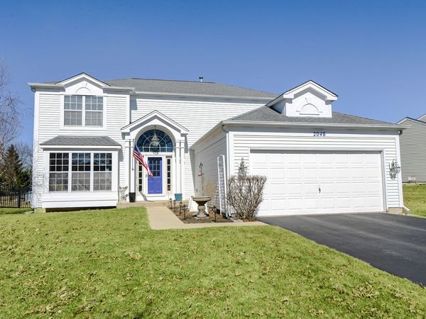 2046 Mission Hills Drive , Elgin, IL 60123