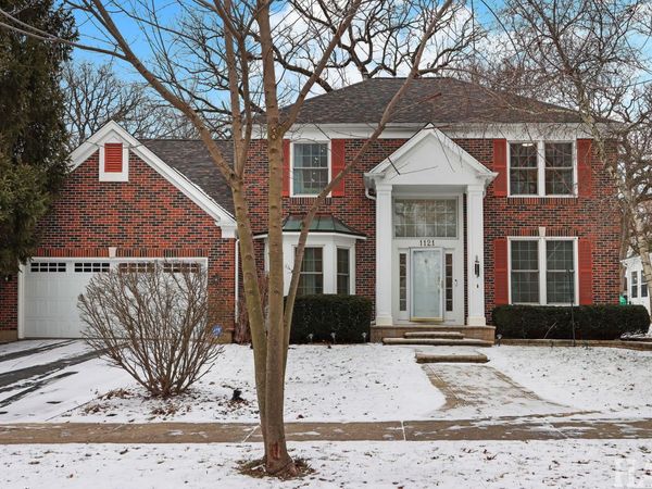1121 Williamsburg Circle , Grayslake, IL 60030
