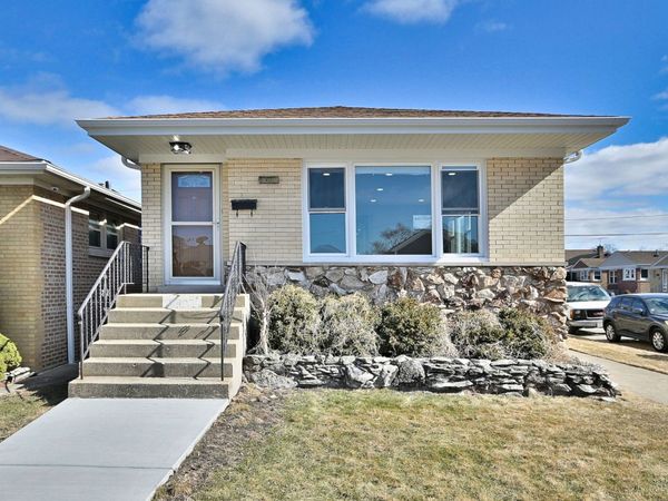 5435 N Mobile Avenue, Chicago, IL 60630