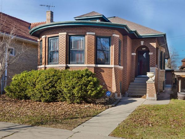 6524 N Campbell Avenue, Chicago, IL 60645