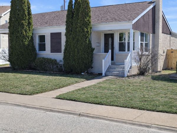 7241 N Mcvicker Avenue, Chicago, IL 60646