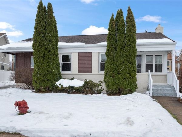 7241 N Mcvicker Avenue, Chicago, IL 60646