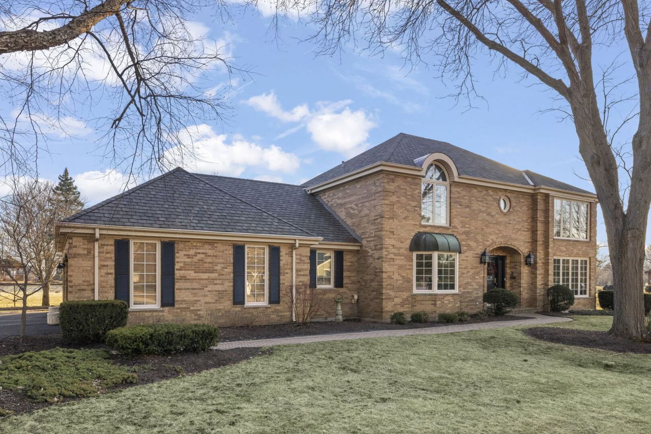 28w211 Cantigny Drive, Winfield, IL 60190 Main Photo