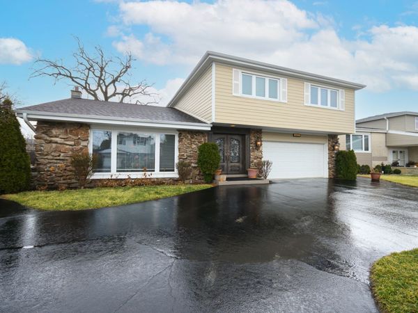 9833 N Lauren Lane, Niles, IL 60714