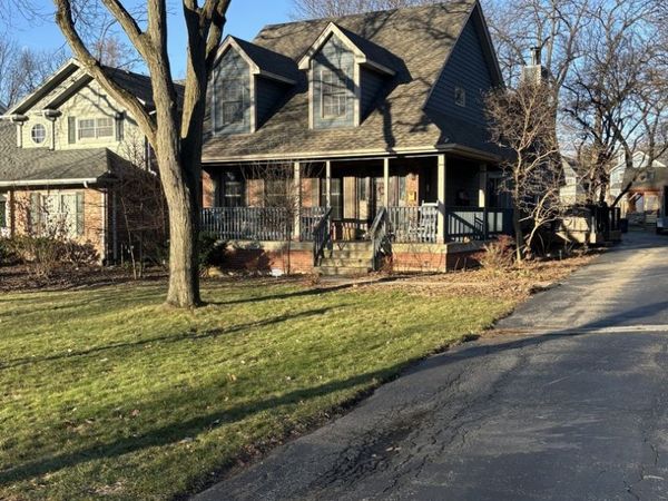 4700 Stonewall Avenue, Downers Grove, IL 60515