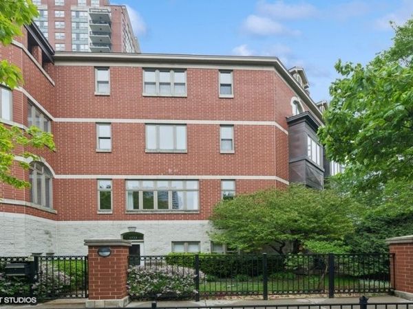 1733 S Prairie Avenue, Chicago, IL 60616