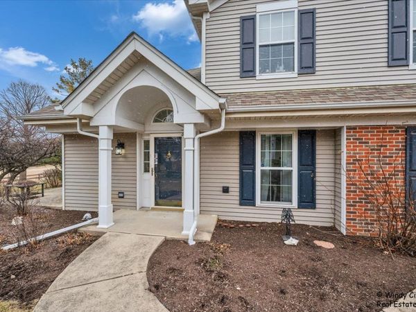 2054 Peach Tree Lane , Algonquin, IL 60102