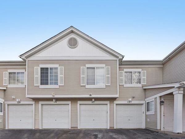 117 Braxton Lane, Aurora, IL 60504