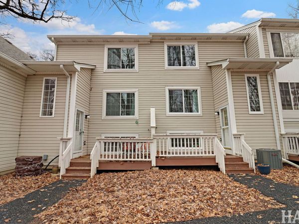 283 W Whispering Oaks Lane , Round Lake, IL 60073