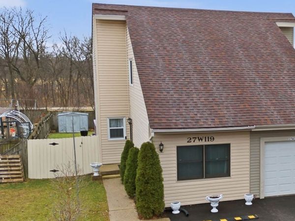 27W119 Cooley Avenue , Winfield, IL 60190