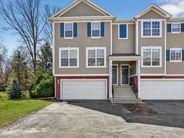 2321 Hudson Circle, Aurora, IL 60502