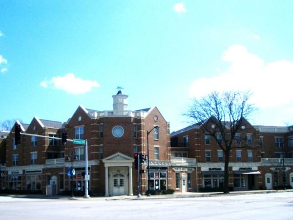 1625 Glenview Road, Unit 103, Glenview, IL 60025