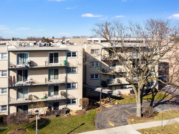 5214 Galitz Street, Unit 103, Skokie, IL 60077