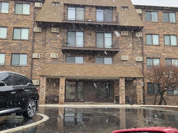 6800 W Raven Street , Unit 205, Chicago, IL 60631