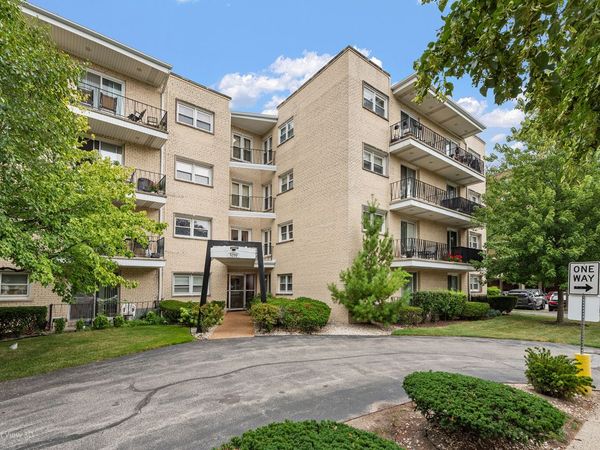 5200 GALITZ Street, Unit 206, Skokie, IL 60077