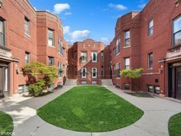 3710 W Wrightwood Avenue, Unit 2E, Chicago, IL 60647