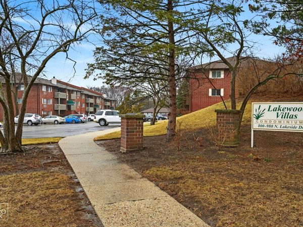 880 N Lakeside Drive , Unit 3C, Vernon Hills, IL 60061