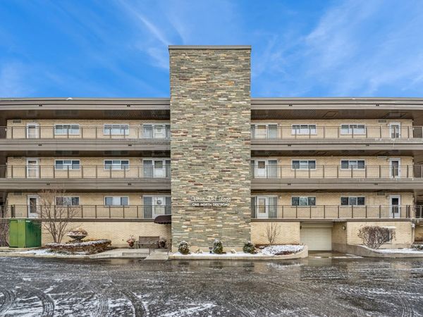 1 N Dee Road, Unit 3G, Park Ridge, IL 60068