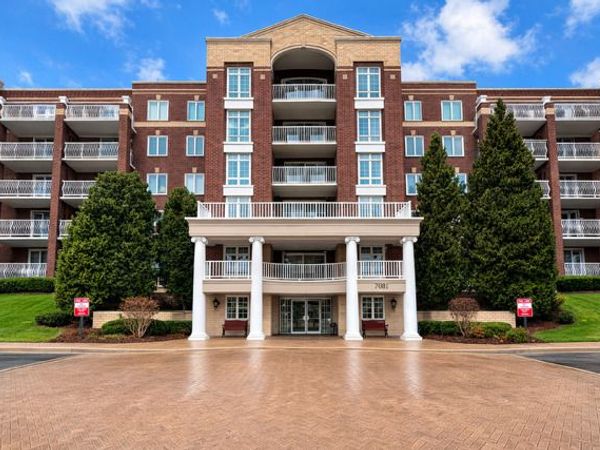 7081 W Touhy Avenue, Unit 410, Niles, IL 60714