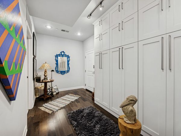 1124 Lake Street, Unit 511, Oak Park, IL 60301