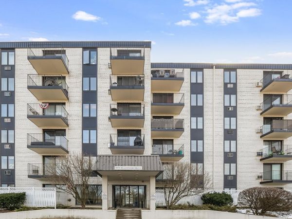 9078 W Heathwood Drive, Unit 5D, Niles, IL 60714