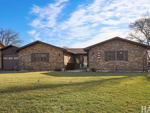 625 Monterrey Terrace , McHenry, IL 60050