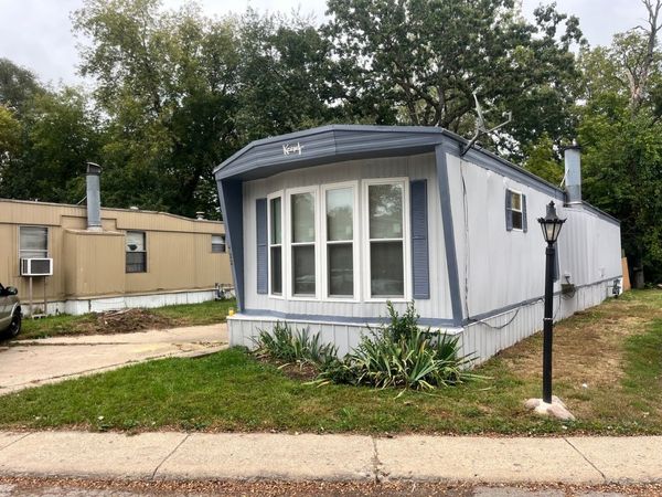 38455 N Sheridan Road , Beach Park, IL 60087